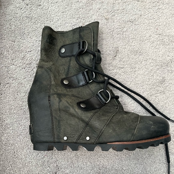 Sorel wedge boots